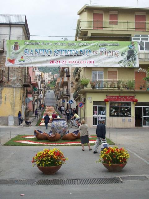 Infiorata 2011 Santo Stefano di Camastra 069.JPG